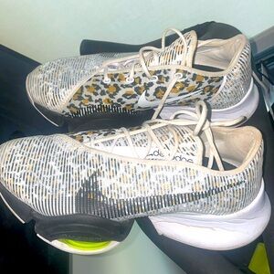 Nike training/running shoe!  Sz 9